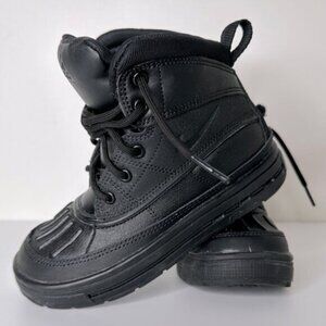 Kids Nike woodside boots